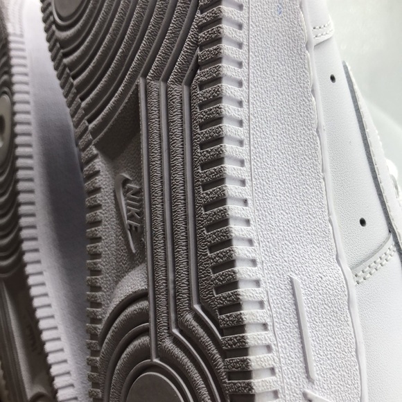 Men’s Nike AF1 ‘07 CW2288-111 USED Size 8.5 - Picture 16 of 16